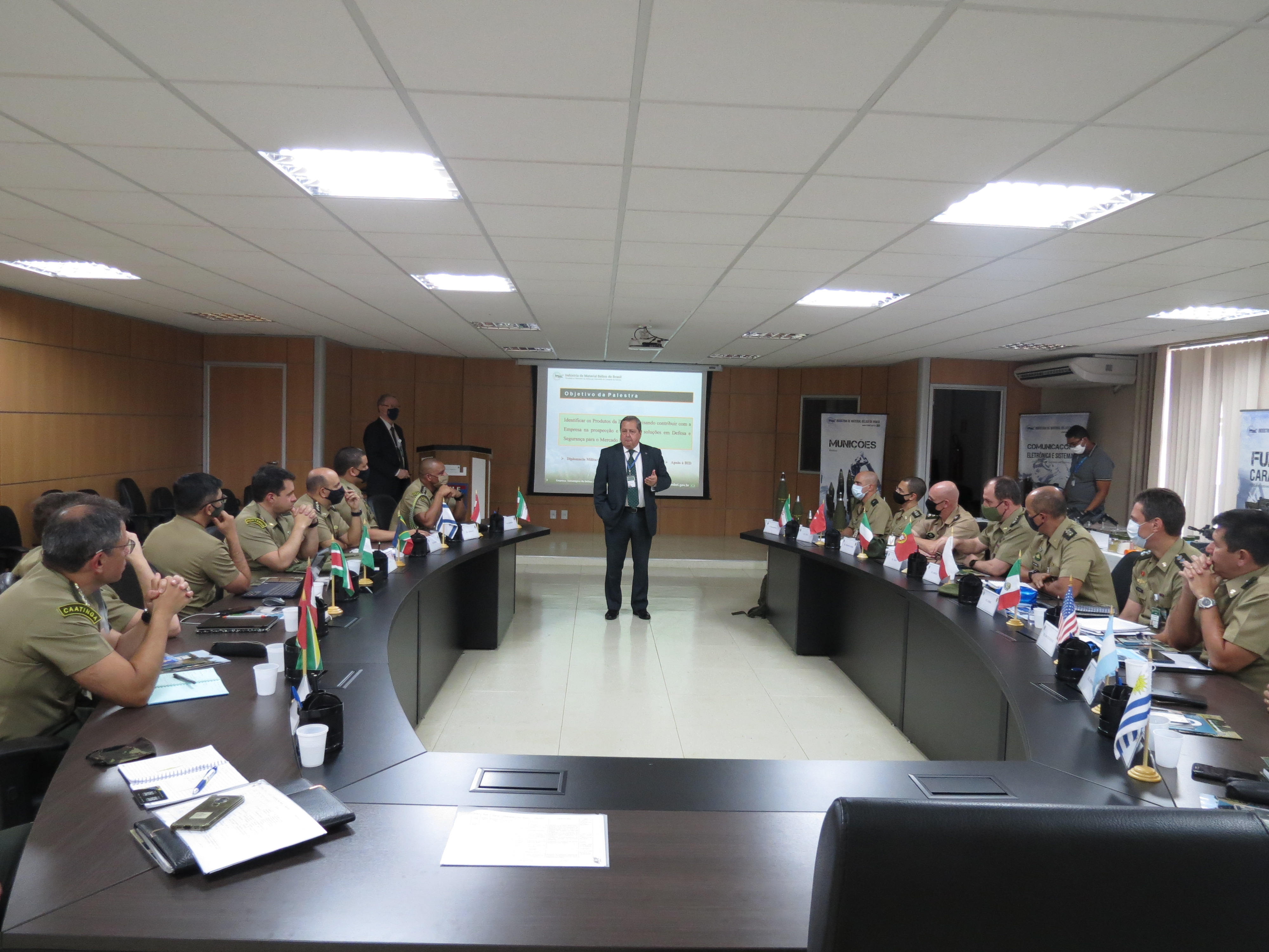 IMBEL PARTICIPA DE ESTÁGIO DE PREPARAÇÃO DE ADIDOS MILITARES E SEUS ADJUNTOS