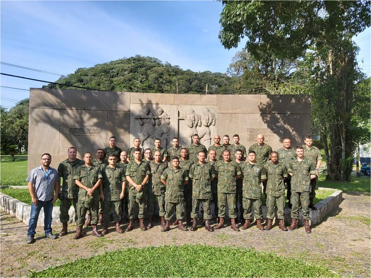 Fábrica da Estrela recebe alunos do Curso de Aperfeiçoamento em Engenharia do CIASC- Marinha do Brasil